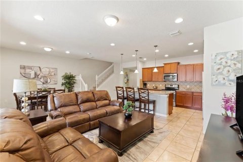 Adosado en venta en Kissimmee, Florida, 5 dormitorios, 210.24 m2 № 2106127 - foto 9
