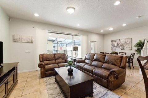 Adosado en venta en Kissimmee, Florida, 5 dormitorios, 210.24 m2 № 2106127 - foto 10