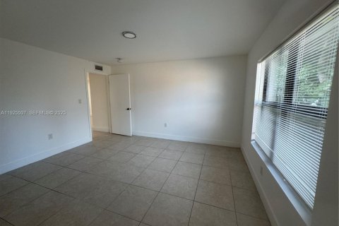 Appartement à louer à Hallandale Beach, Floride: 3 chambres, 223.8 m2 № 1984175 - photo 2
