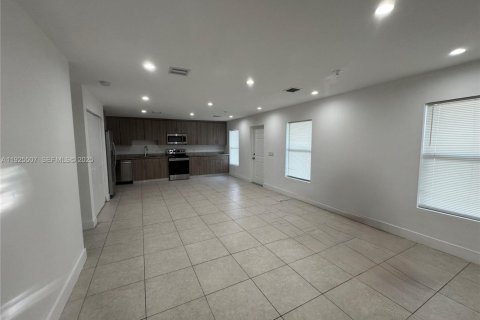 Appartement à louer à Hallandale Beach, Floride: 3 chambres, 223.8 m2 № 1984175 - photo 1