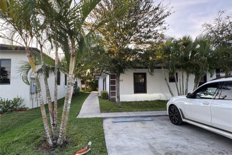 Appartement à louer à Hallandale Beach, Floride: 3 chambres, 223.8 m2 № 1984175 - photo 8