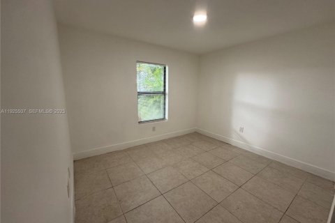 Appartement à louer à Hallandale Beach, Floride: 3 chambres, 223.8 m2 № 1984175 - photo 4