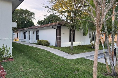 Appartement à louer à Hallandale Beach, Floride: 3 chambres, 223.8 m2 № 1984175 - photo 7