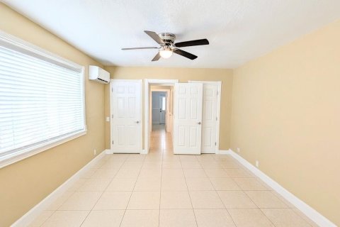 House in Boynton Beach, Florida 1 bedroom, 56.39 sq.m. № 2265628 - photo 10