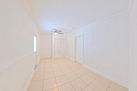 House in Boynton Beach, Florida 1 bedroom, 56.39 sq.m. № 2265628 - photo 26