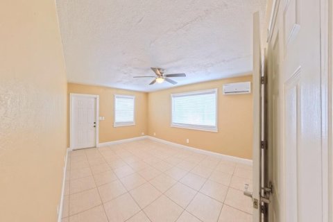House in Boynton Beach, Florida 1 bedroom, 56.39 sq.m. № 2265628 - photo 8