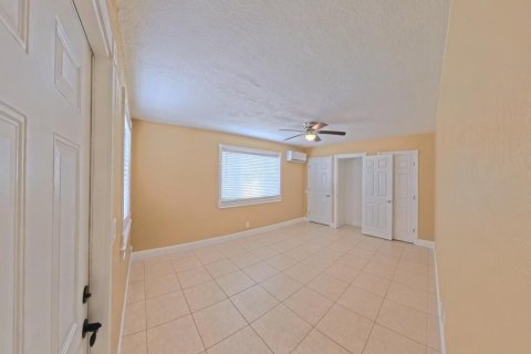 House in Boynton Beach, Florida 1 bedroom, 56.39 sq.m. № 2265628 - photo 5