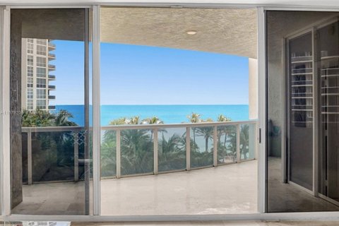 Condominio en venta en Fort Lauderdale, Florida, 3 dormitorios, 183.67 m2 № 1927793 - foto 1