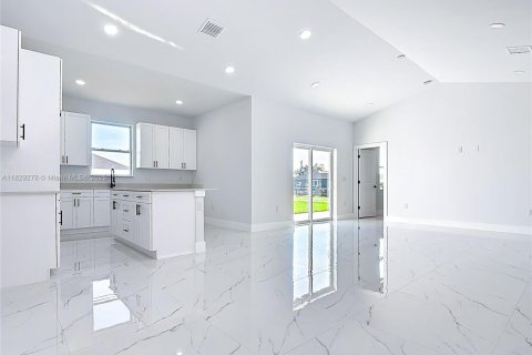 Villa ou maison à vendre à Lehigh Acres, Floride: 4 chambres № 1977293 - photo 16