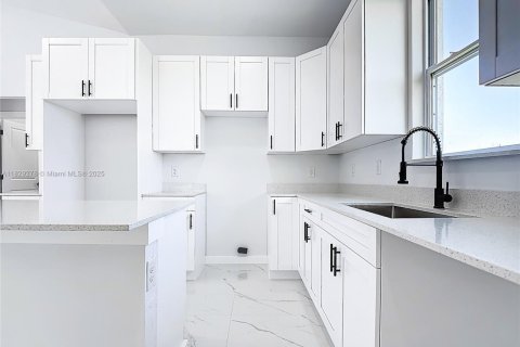 Villa ou maison à vendre à Lehigh Acres, Floride: 4 chambres № 1977293 - photo 21