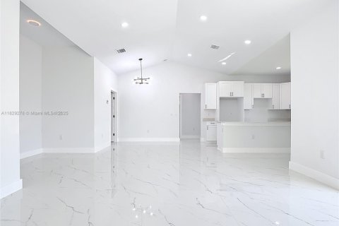 Villa ou maison à vendre à Lehigh Acres, Floride: 4 chambres № 1977293 - photo 29