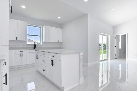 Villa ou maison à vendre à Lehigh Acres, Floride: 4 chambres № 1977293 - photo 17