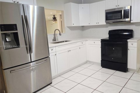 Villa ou maison à louer à West Park, Floride: 3 chambres, 141.21 m2 № 1925282 - photo 2