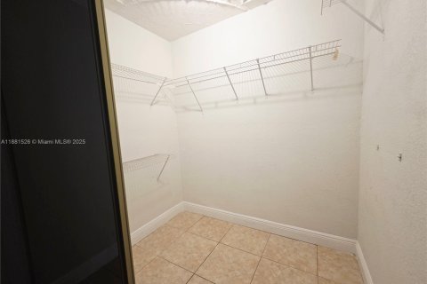 Villa ou maison à louer à West Park, Floride: 3 chambres, 141.21 m2 № 1925282 - photo 13