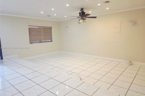 Villa ou maison à louer à West Park, Floride: 3 chambres, 141.21 m2 № 1925282 - photo 1