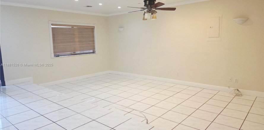 Villa ou maison à West Park, Floride 3 chambres, 141.21 m2 № 1925282