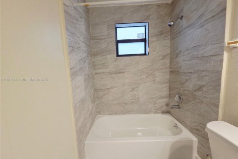 Villa ou maison à louer à West Park, Floride: 3 chambres, 141.21 m2 № 1925282 - photo 7