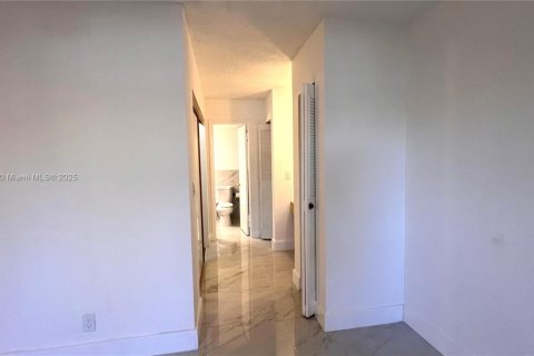 Condominio en alquiler en Lauderhill, Florida, 1 dormitorio, 86.21 m2 № 1941416 - foto 10