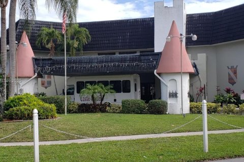 Condominio en alquiler en Lauderhill, Florida, 1 dormitorio, 86.21 m2 № 1941416 - foto 23