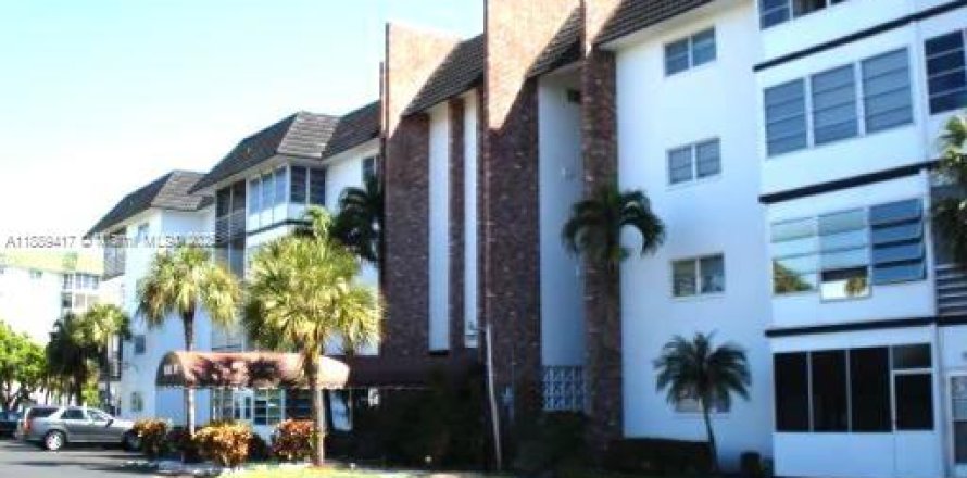 Condominio en Lauderhill, Florida, 1 dormitorio  № 1941416