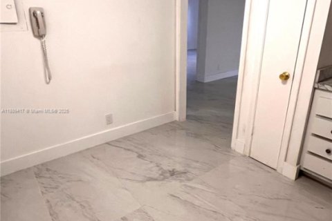 Condominio en alquiler en Lauderhill, Florida, 1 dormitorio, 86.21 m2 № 1941416 - foto 19