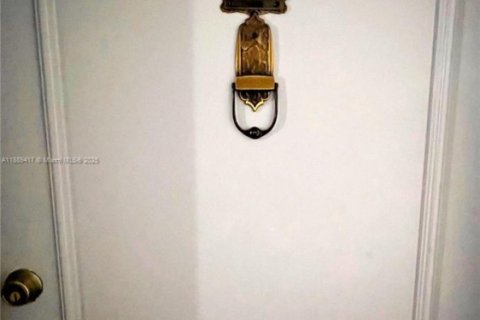 Condominio en alquiler en Lauderhill, Florida, 1 dormitorio, 86.21 m2 № 1941416 - foto 3