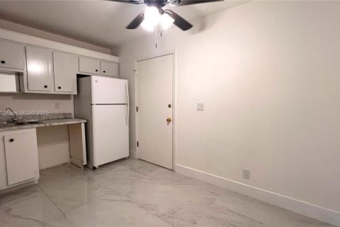 Condominio en alquiler en Lauderhill, Florida, 1 dormitorio, 86.21 m2 № 1941416 - foto 17