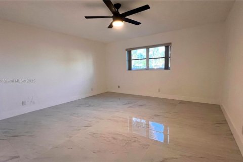 Condominio en alquiler en Lauderhill, Florida, 1 dormitorio, 86.21 m2 № 1941416 - foto 11