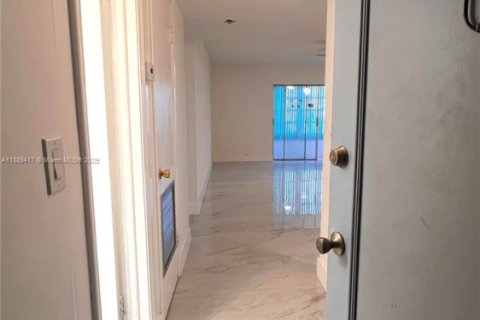 Condominio en alquiler en Lauderhill, Florida, 1 dormitorio, 86.21 m2 № 1941416 - foto 7