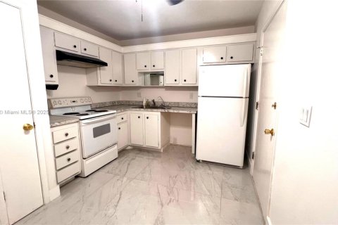 Condominio en alquiler en Lauderhill, Florida, 1 dormitorio, 86.21 m2 № 1941416 - foto 20
