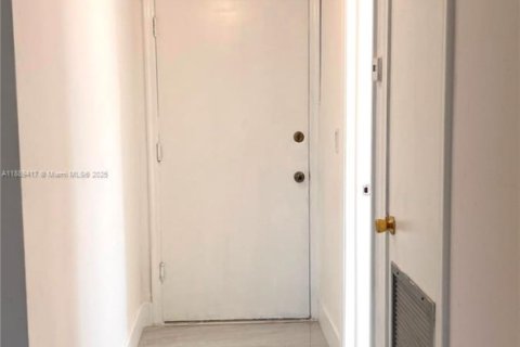 Condominio en alquiler en Lauderhill, Florida, 1 dormitorio, 86.21 m2 № 1941416 - foto 6
