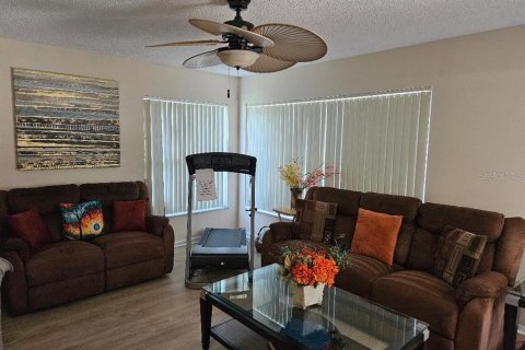 Villa ou maison à vendre à Sun City Center, Floride: 2 chambres, 143.53 m2 № 2233694 - photo 24
