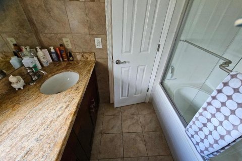 Villa ou maison à vendre à Sun City Center, Floride: 2 chambres, 143.53 m2 № 2233694 - photo 28
