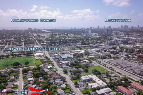 House in Hollywood, Florida 3 bedrooms, 126.63 sq.m. № 1828305 - photo 29