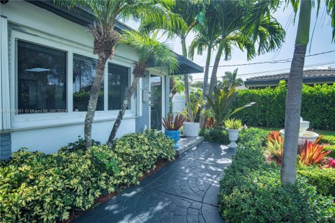 House in Hollywood, Florida 3 bedrooms, 126.63 sq.m. № 1828305 - photo 9