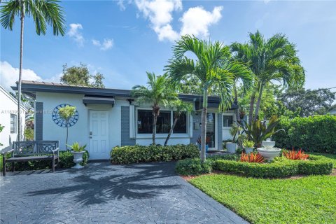 House in Hollywood, Florida 3 bedrooms, 126.63 sq.m. № 1828305 - photo 1