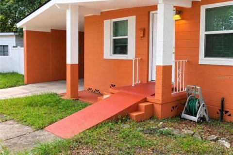 House in Jacksonville, Florida 3 bedrooms, 81.38 sq.m. № 2280240