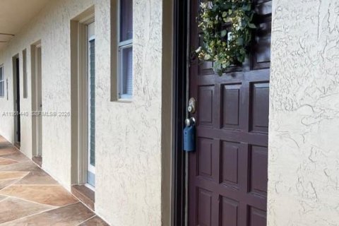 Снять в аренду кондоминиум в Лодерхилл, Флорида 2 спальни, 104.98м2, № 2023327 - фото 4