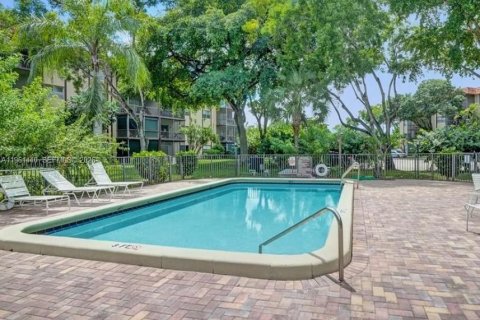 Снять в аренду кондоминиум в Лодерхилл, Флорида 2 спальни, 104.98м2, № 2023327 - фото 14