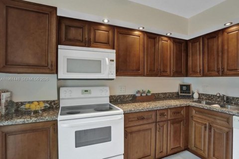 Снять в аренду кондоминиум в Лодерхилл, Флорида 2 спальни, 104.98м2, № 2023327 - фото 6