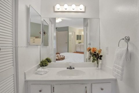 Снять в аренду кондоминиум в Лодерхилл, Флорида 2 спальни, 104.98м2, № 2023327 - фото 11