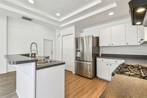 Casa en venta en Tarpon Springs, Florida, 4 dormitorios, 211.26 m2 № 1732900 - foto 17