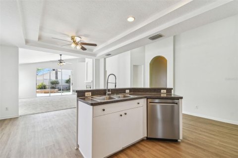 Casa en venta en Tarpon Springs, Florida, 4 dormitorios, 211.26 m2 № 1732900 - foto 16