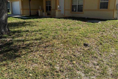 Casa en alquiler en Port St. Lucie, Florida, 4 dormitorios, 202.81 m2 № 1957049 - foto 2