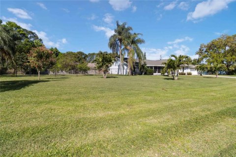 House in Merrit Island, Florida 4 bedrooms, 206.8 sq.m. № 1793655 - photo 3