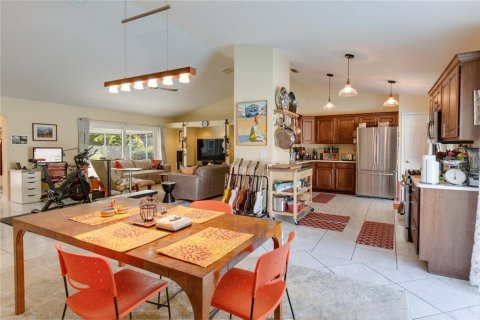 House in Merrit Island, Florida 4 bedrooms, 206.8 sq.m. № 1793655 - photo 12