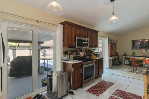House in Merrit Island, Florida 4 bedrooms, 206.8 sq.m. № 1793655 - photo 16