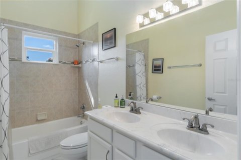 House in Merrit Island, Florida 4 bedrooms, 206.8 sq.m. № 1793655 - photo 29