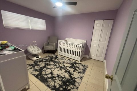 House in Pompano Beach, Florida 4 bedrooms, 117.52 sq.m. № 2053329 - photo 5