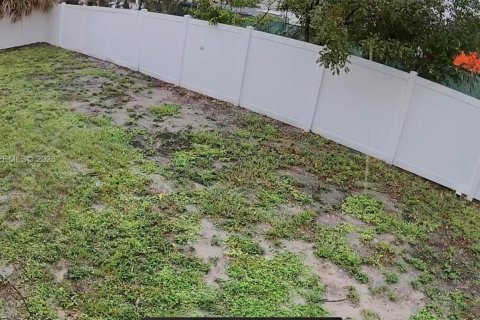 House in Pompano Beach, Florida 4 bedrooms, 117.52 sq.m. № 2053329 - photo 10